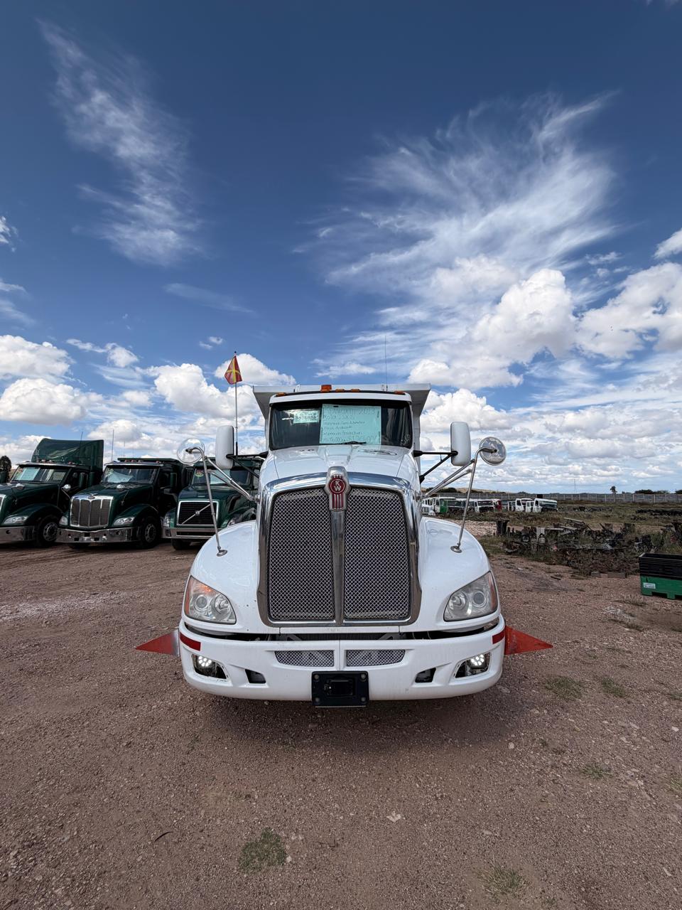 CAMION DE VOLTEO KENWORTH 660